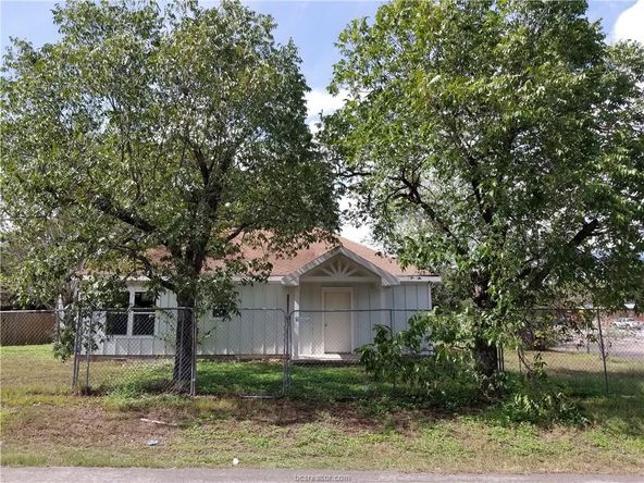 2312 Cavitt Ave, Bryan, TX 77801
